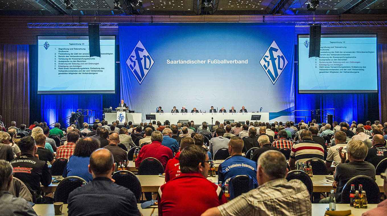 Rund 500 Vertreter der 371 dem SFV angeschlossenen Vereine tagten in Saarbrücken © Rolf Ruppenthal