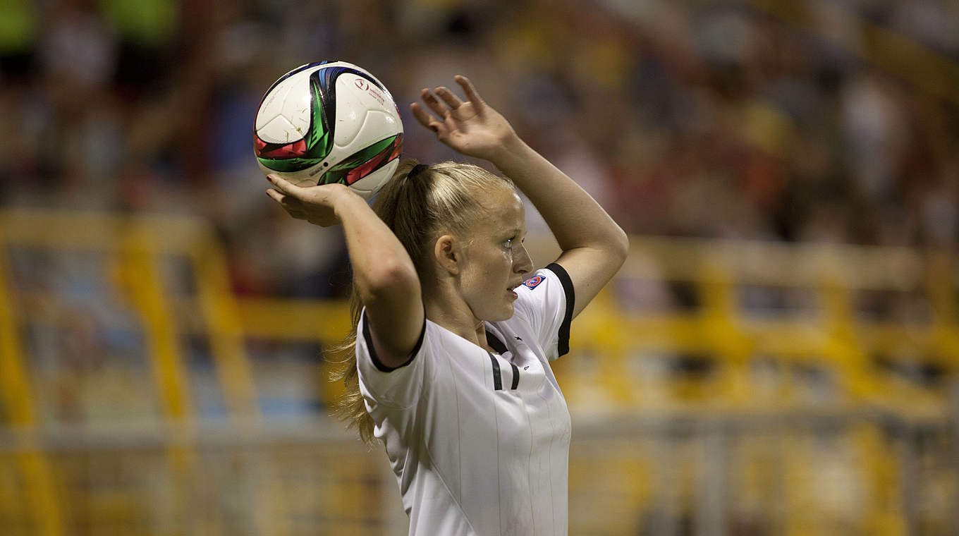 19-year-old Lea Schüller is getting her first taste of international football for the first team © 2015 Getty Images