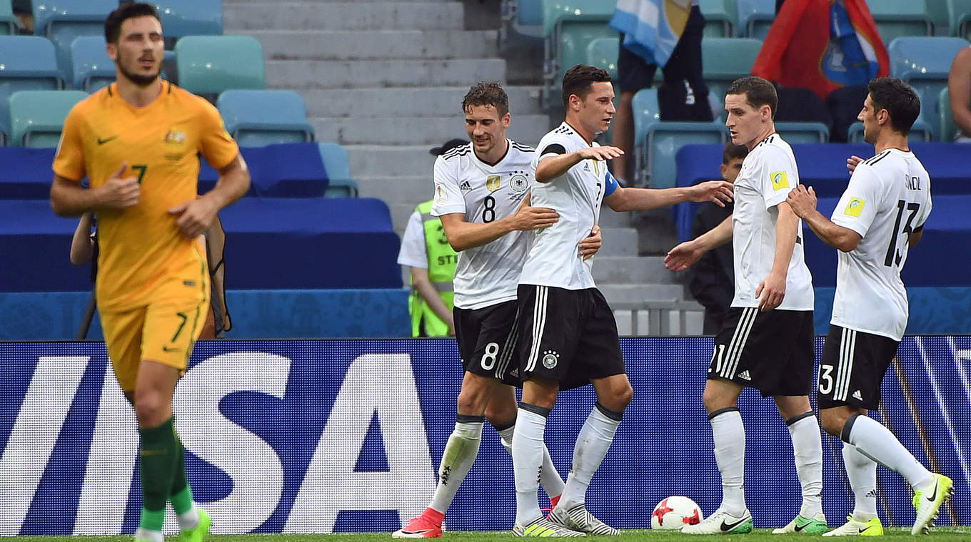 Die drei Torschützen: Goretzka (2.v.l.), Draxler (3.v.l.) und Stindl (r.) treffen für Deutschland © AFP/Getty Images