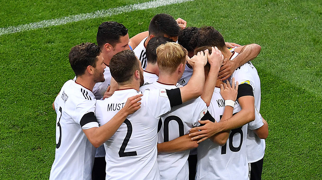 Allen Grund zum Jubel: Das DFB-Team feiert den 3:2-Auftaktsieg gegen Australien © This content is subject to copyright.