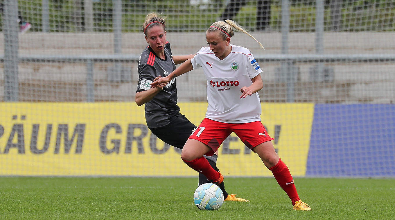 Mit 19 Treffern Torschützenkönigin: Frankfurts Mandy Islacker (r.) verteidigt den Titel © Jan Kuppert