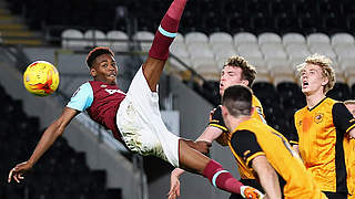 Vertrag bis Juni 2018: Verteidiger Reece Oxford (l.) kommt von West Ham United © 2016 Getty Images