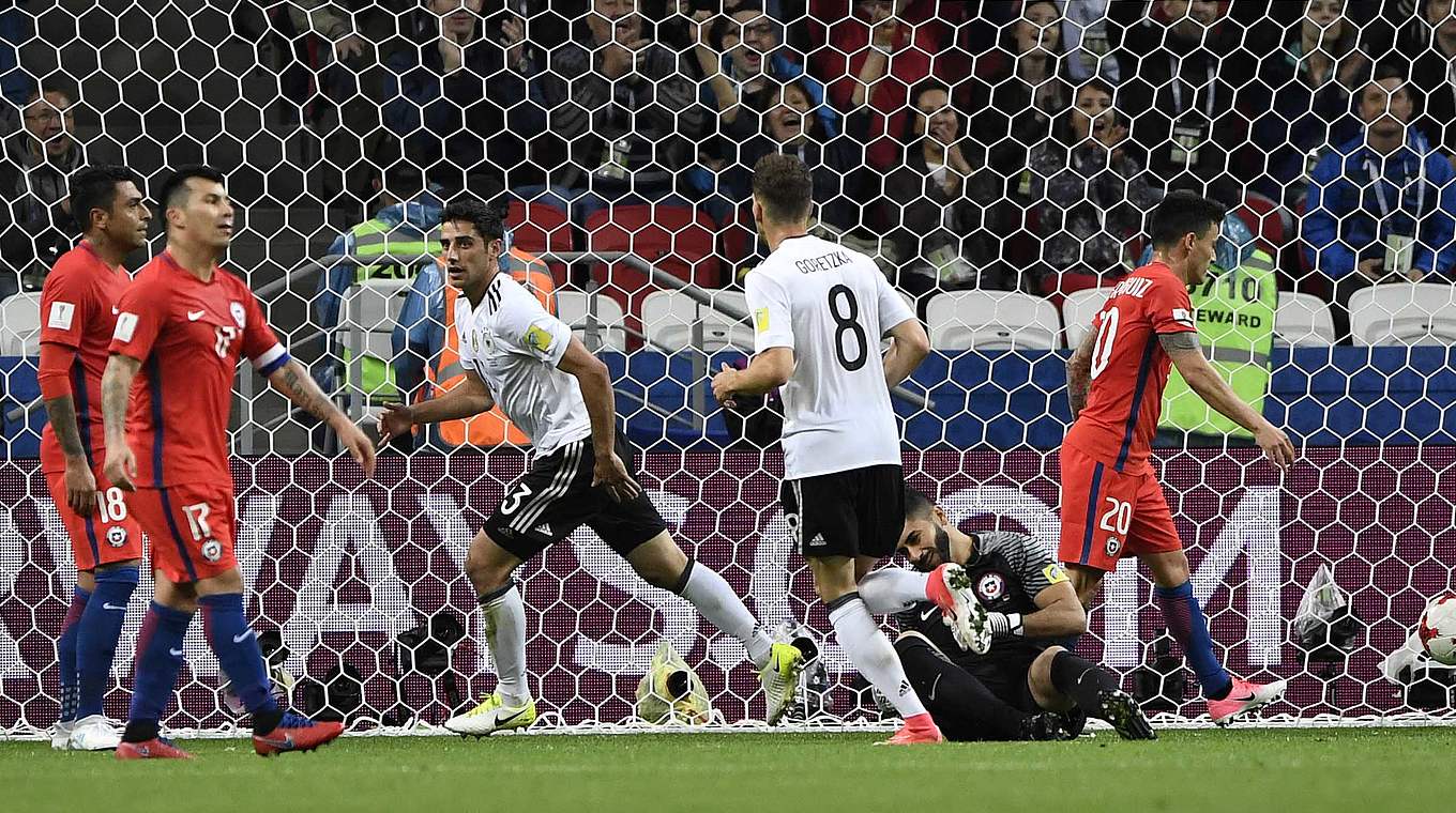 Torschütze Stindl (3.v.l.): "Wir haben unser Spiel durchgezogen" © GES-Sportfoto