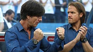 Jubel in Sotschi: Joachim Löw (l.) freut sich über seinen 100. Sieg als Bundestrainer © Getty Images