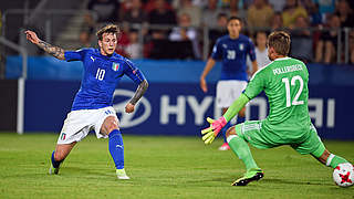 Nur einmal machtlos: Julian Pollersbeck (r.) beim Spiel gegen Italien © SPORTSFILE
