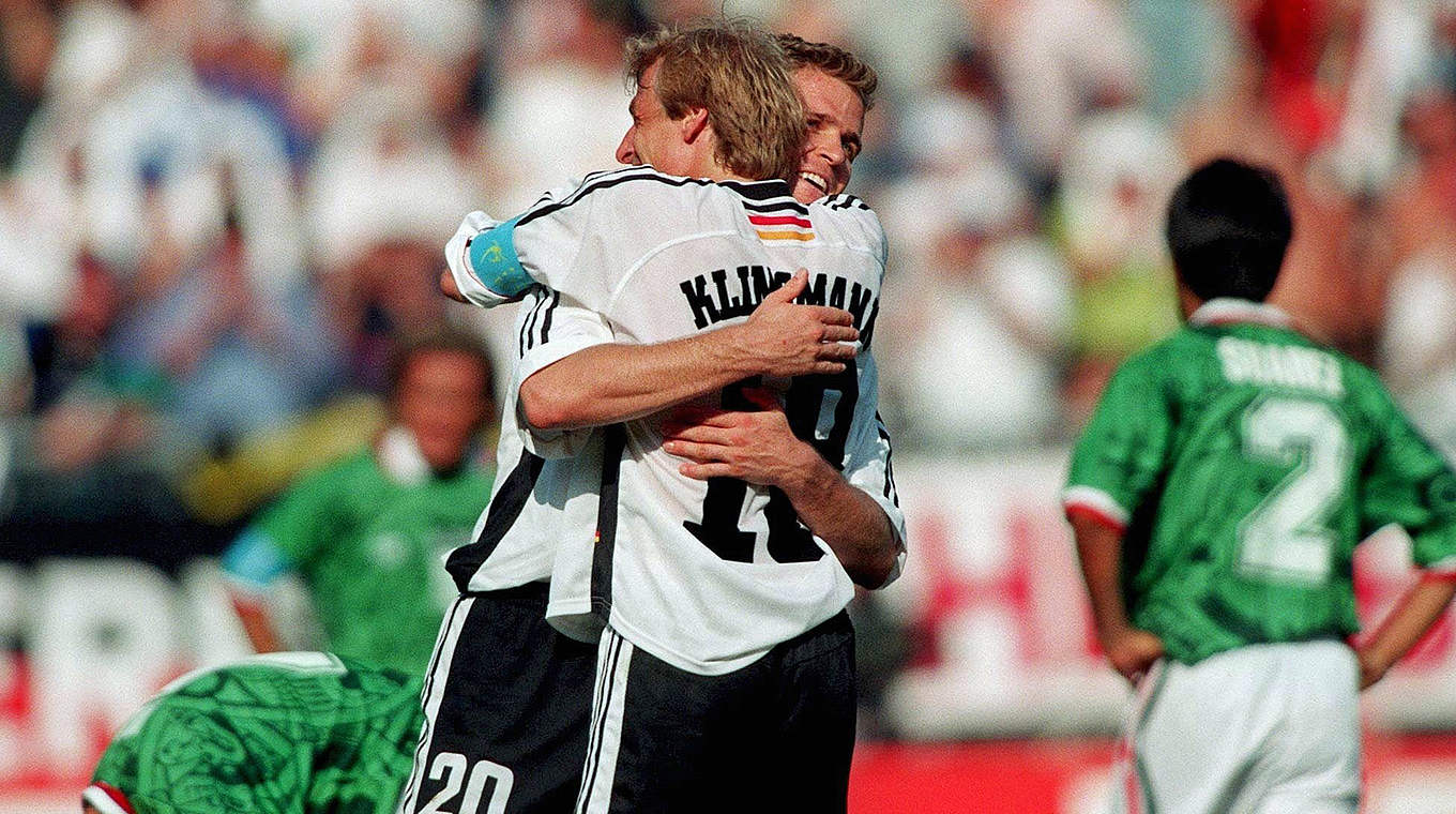 Knapper Sieg im WM-Achtelfinale 1998: DFB-Team jubelt dank Bierhoff und Klinsmann © Bongarts