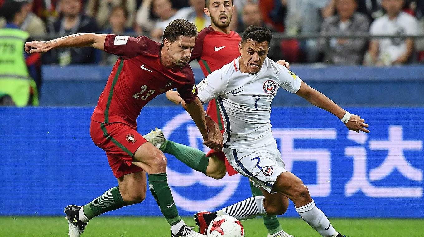 Viel Kampf, hohe Intensität: Portugal und Chile schenken sich im Halbfinale nichts © 2017 Getty Images