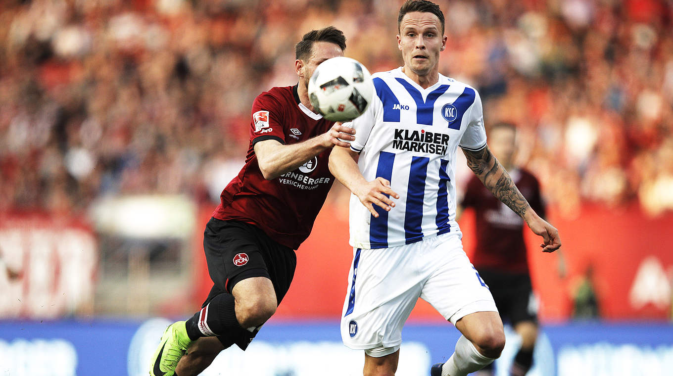 Wechselt vom Karlsruher SC zum HSV in die Bundesliga: Bjarne Thoelke (r.) © 2017 Getty Images