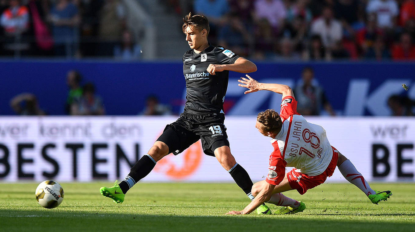 Erhält in Gladbach einen langfristigen Vertrag: Florian Neuhaus (o.) © 2017 Getty Images