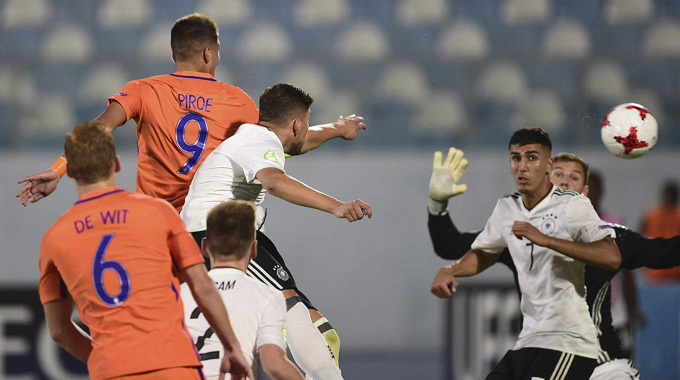 Matchwinner: Mittelstürmer Joel Piroe erzielt einen Hattrick © Photo by Lasha Kuprashvili/UEFA