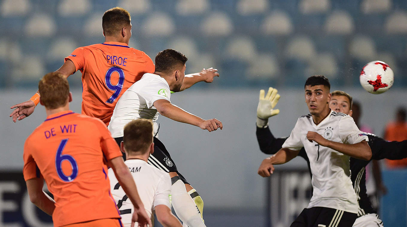 Debütant Bansen: Niederlage "trübt die Freude über das erste Länderspiel" © Photo by Lasha Kuprashvili/UEFA