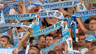 Besondere Aktion: Der Chemnitzer FC beschenkt seine Zuschauer © 2015 Getty Images