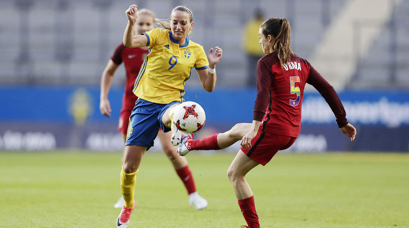 Ideengeberin für den EM-Song: Spielerin Kosovare Asllani (l.) © 2017 Getty Images