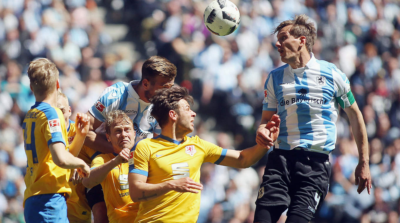 Bei 1860 München Kapitän, jetzt auch in Karlsruhe: Kai Bülow (r.) © 2017 Getty Images