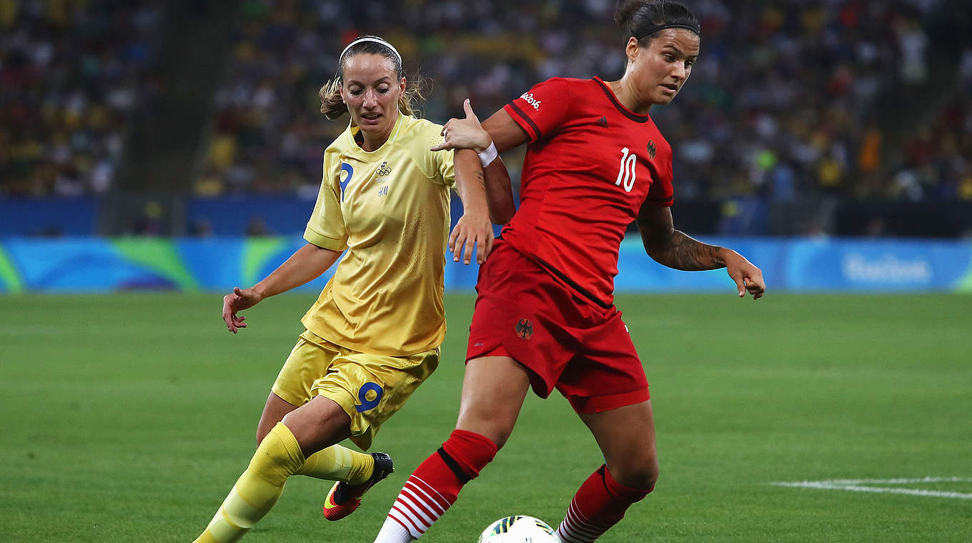 Erzielt in ihren sechs Länderspielen gegen Schweden fünf Tore: Dzsenifer Marozsan (r.) © 2016 Getty Images