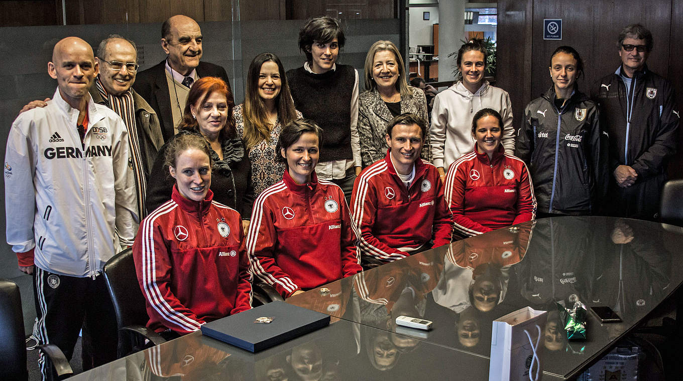 Förderung des Frauenfußballs: Studentinnen-Nationalmannschaft zu Gast in Uruguay © DFB