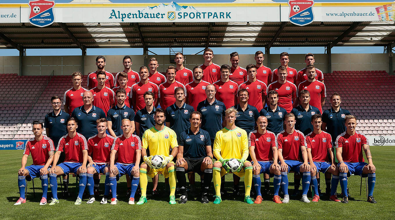 Will sich an Regensburg und Würzburg orientieren: die SpVgg Unterhaching © 2017 Getty Images