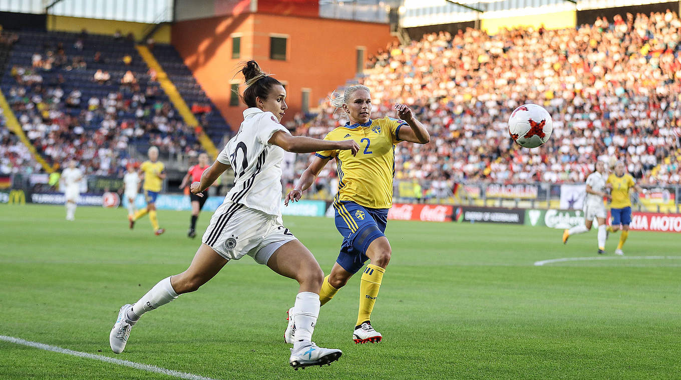 Nationalspielerin Magull (l.): "Island wird eine komplizierte Aufgabe" © 2017 Getty Images