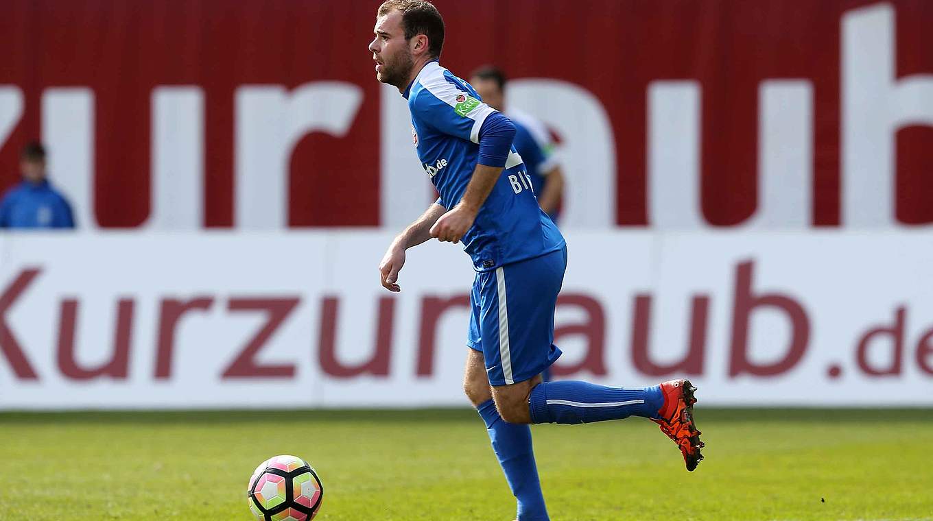 Neuer Kapitän bei Hansa Rostock: der Mittelfeldspieler Amaury Bischoff  © 2017 Getty Images