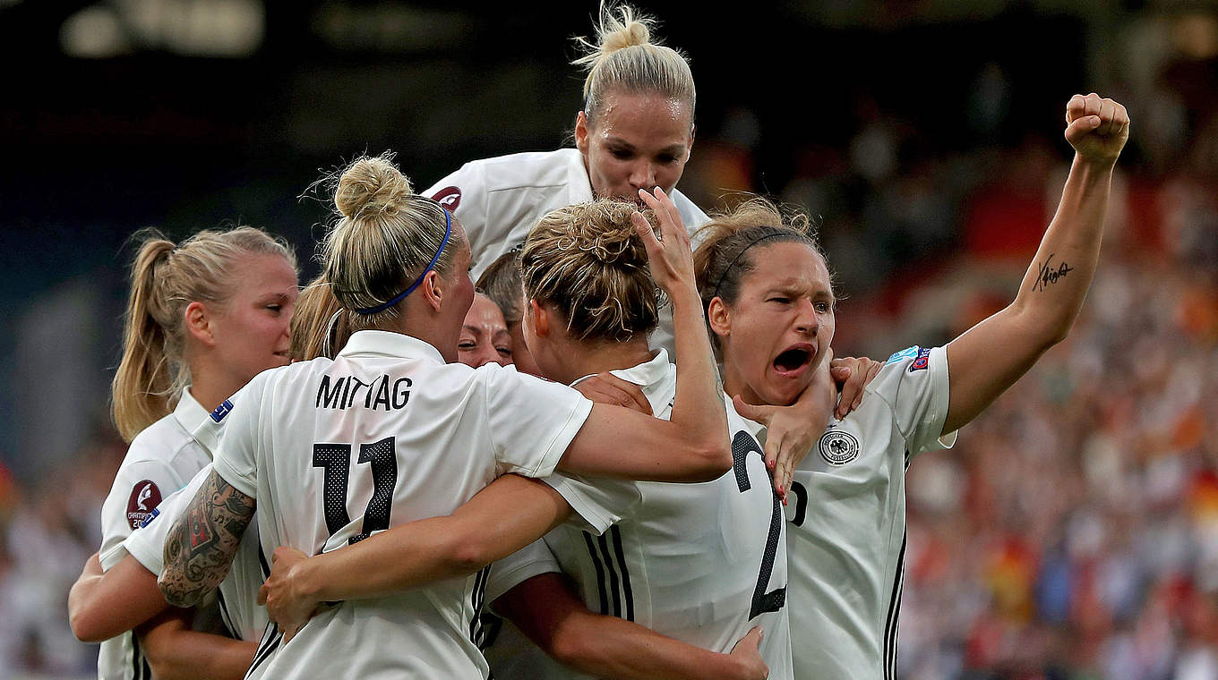 Hoffen auf Sicherheit: Die DFB-Frauen jubeln nach dem frühen 1:0 © 2017 Getty Images