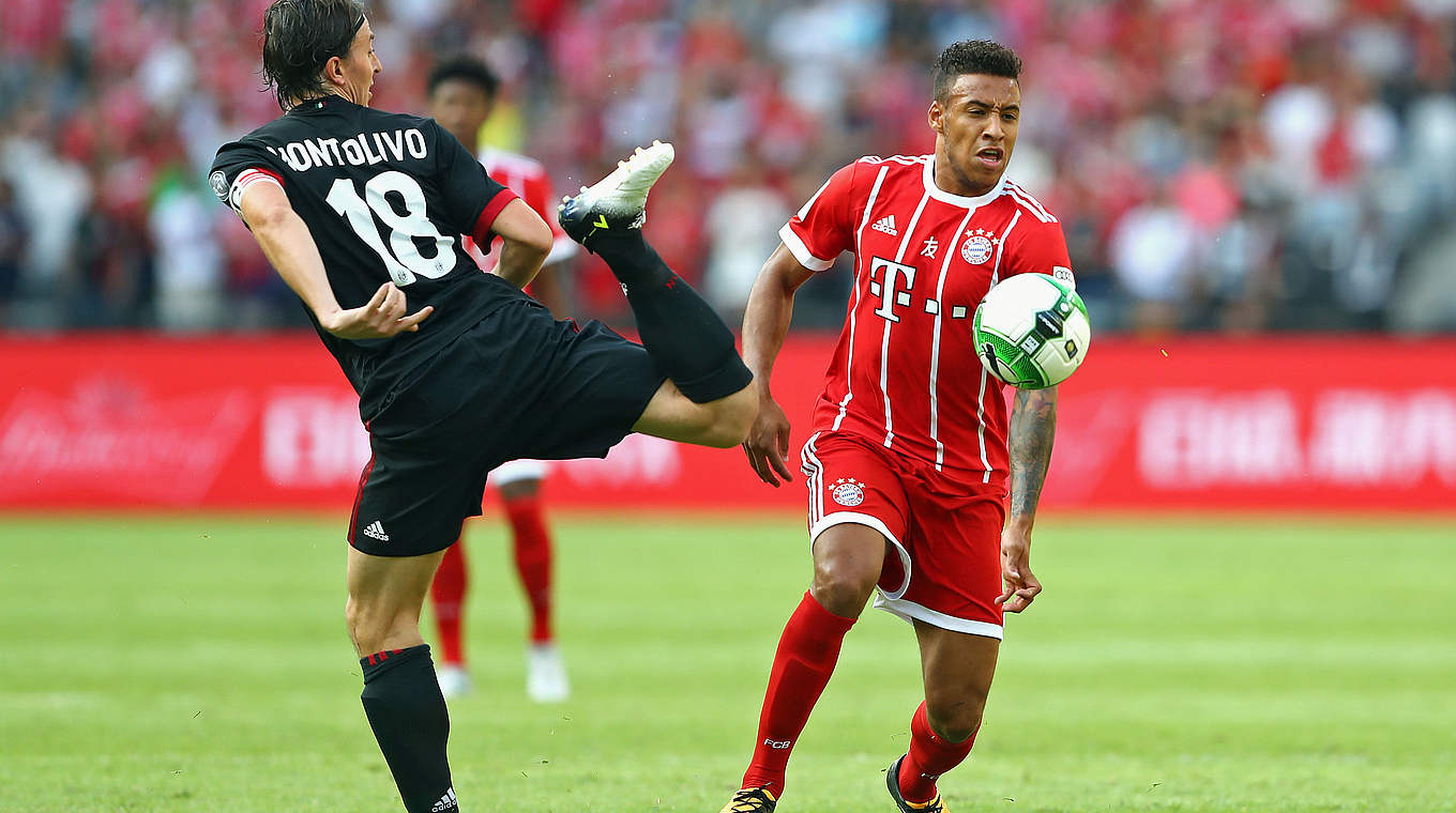 Schwerer Stand gegen den AC Mailand: Corentin Tolisso (r.) und der FC Bayern © 2017 Bongarts/Getty Images