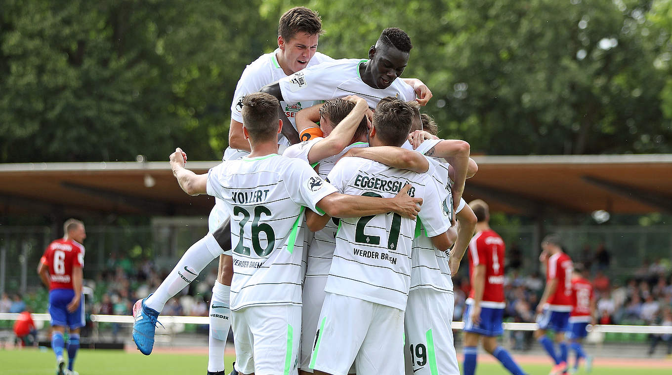 Mit drei Treffern an die Spitze: Werder Bremen II besiegt Aufsteiger Unterhaching 3:0 © 2017 Bongarts/Getty Images