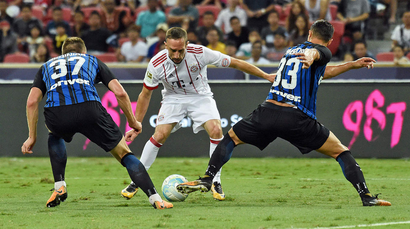 Wird im Testspiel gegen Inter Mailand verletzt ausgewechselt: Franck Ribéry (M.) © AFP/Getty Images