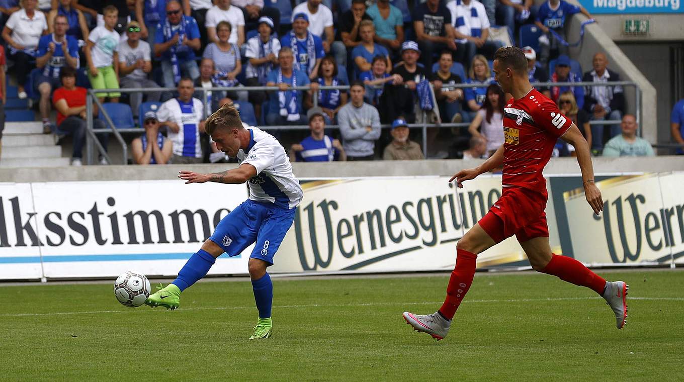 Zwei Tore binnen zwei Minuten: Magdeburgs Philip Türpitz (l.) trifft doppelt gegen Erfurt © 2017 Getty Images