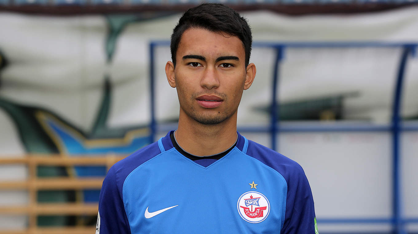 Nach Phillippinen-Reise zurück in Rostock: Mittelfeldspieler Harry Föll © 2017 Getty Images