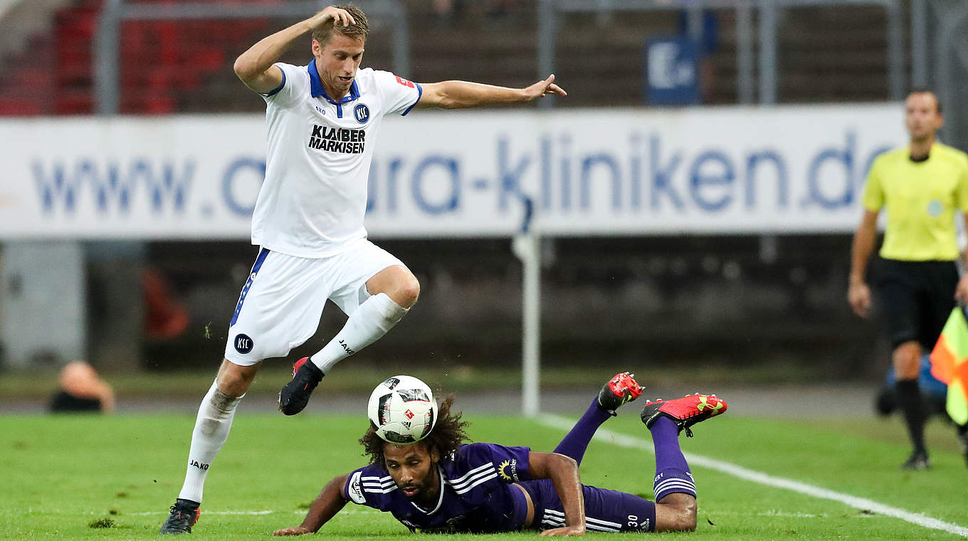 Zwei Assists gegen Ex-Klub Wehen Wiesbaden: Marc Lorenz (l.) vom Karlsruher SC © 2017 Bongarts/Getty Images