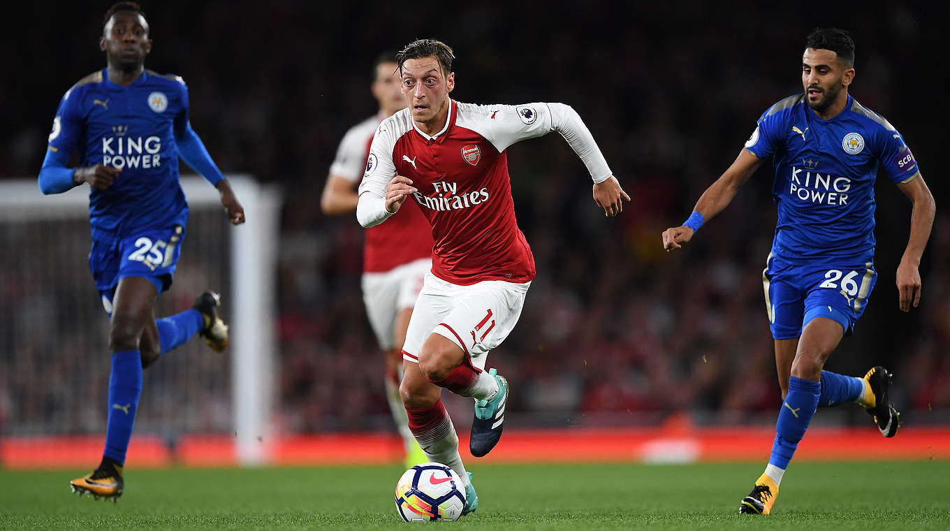 Aktivposten im Spiel Arsenal gegen Leicester: Weltmeister Mesut Özil (M.) © 2017 Getty Images