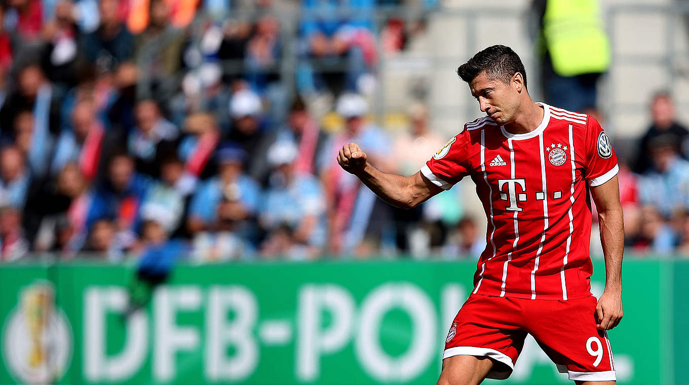 Robert Lewandowski scored twice in Bayern's 5-0 victory © 2017 Bongarts/Getty Images