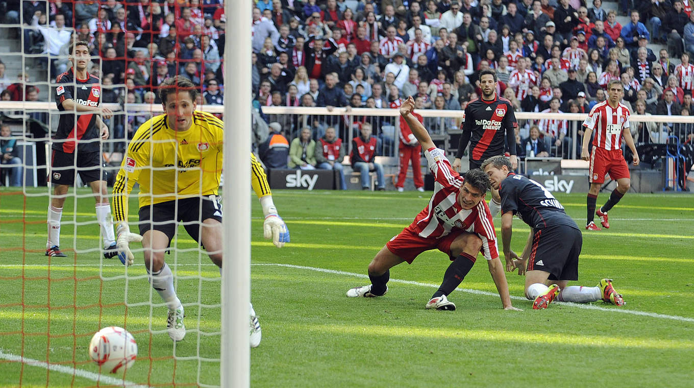 Titelchance verspielt: Gomez (3.v.l.) trifft 2011 dreimal für Bayern, Bayer geht 1:5 unter © imago sportfotodienst