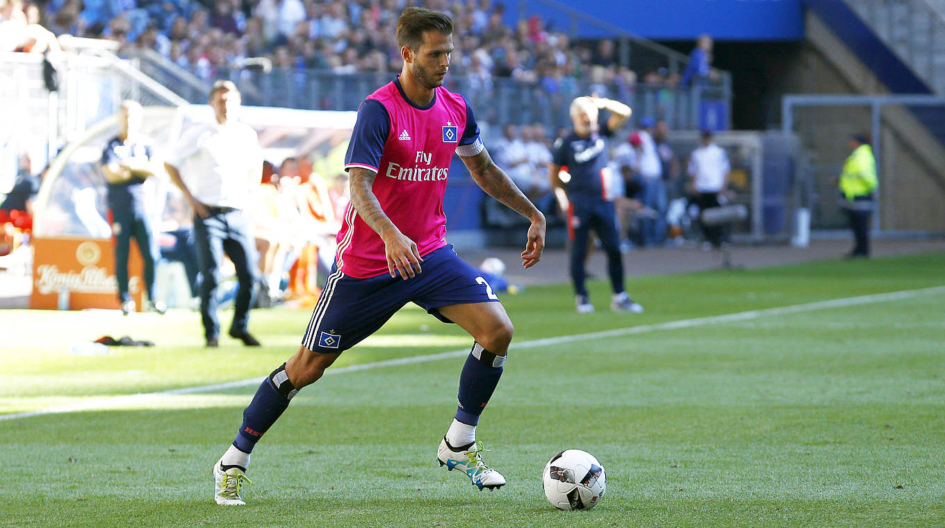 181 Bundesligaspiele ohne Tor: der Hamburger Außenverteidiger Dennis Diekmeier © 2016 Getty Images