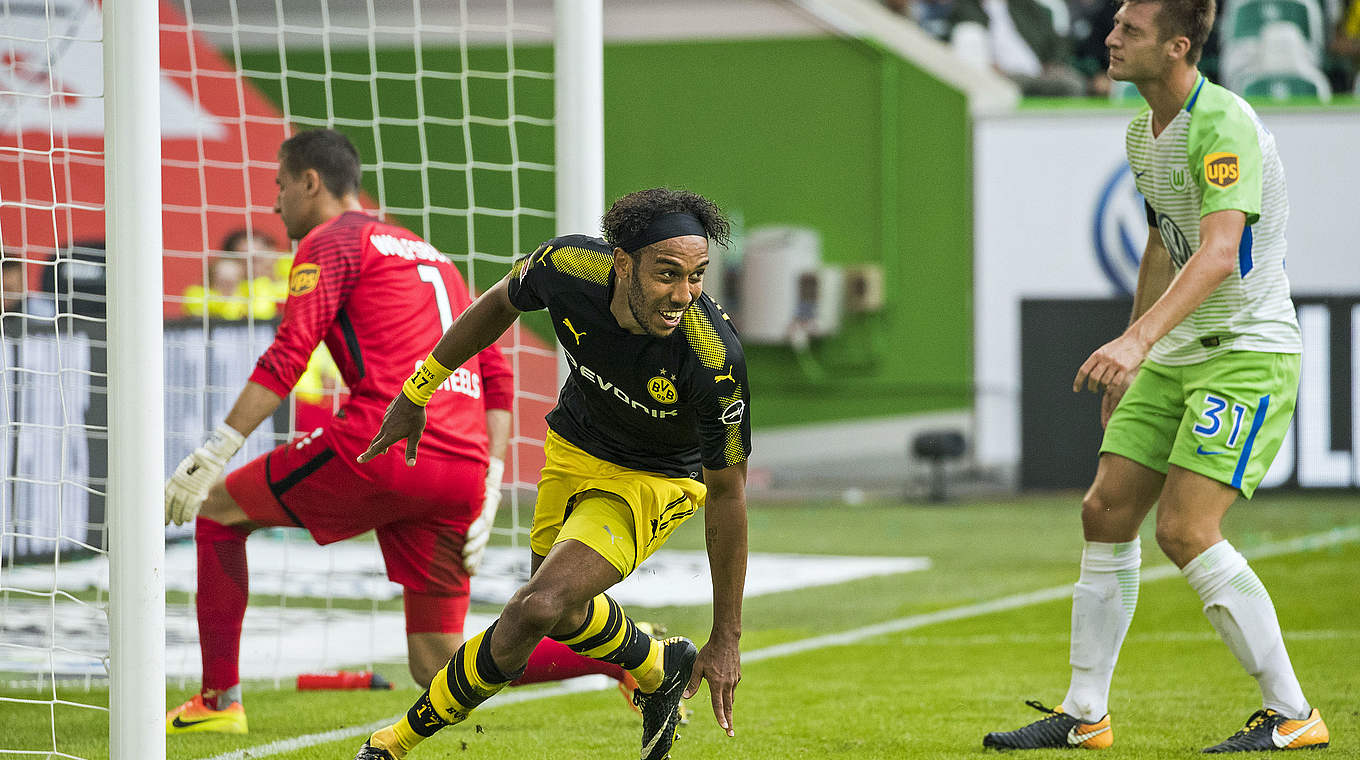 Schlusspunkt in Wolfsburg: Pierre-Emerick Aubameyang (v.) trifft zum 3:0 © AFP/Getty Images