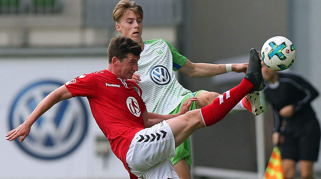 Entscheidung erst in der Nachspielzeit: Lübeck stoppt Wolfsburgs U 23 © imago/regios24