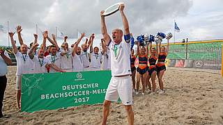 Feiern ihre zweite Beachsoccer-Meisterschaft: die Rostocker Robben © 2017 Getty Images