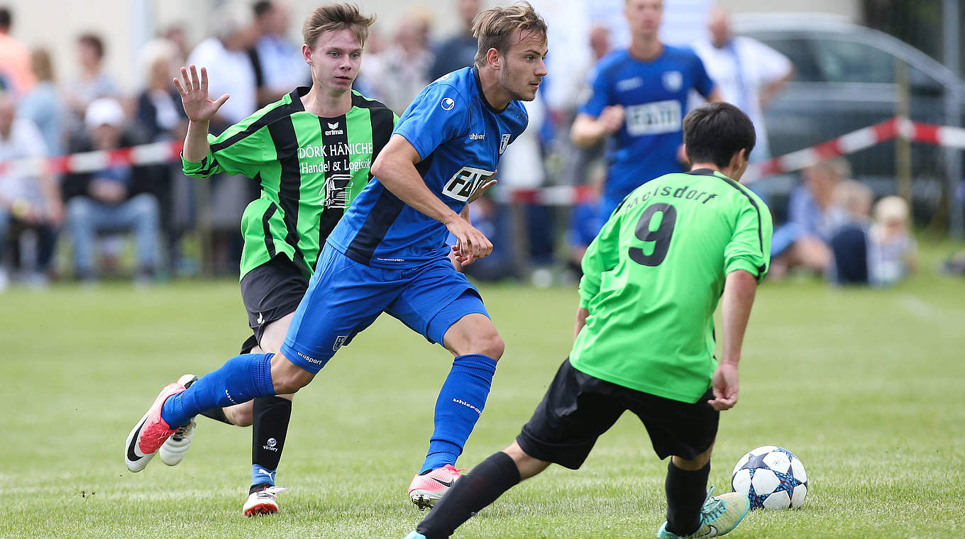 Benefizspiel beim SV Germania Meisdorf: Der 1. FC Magdeburg gewinnt 26:1 © imago/Christian Schroedter