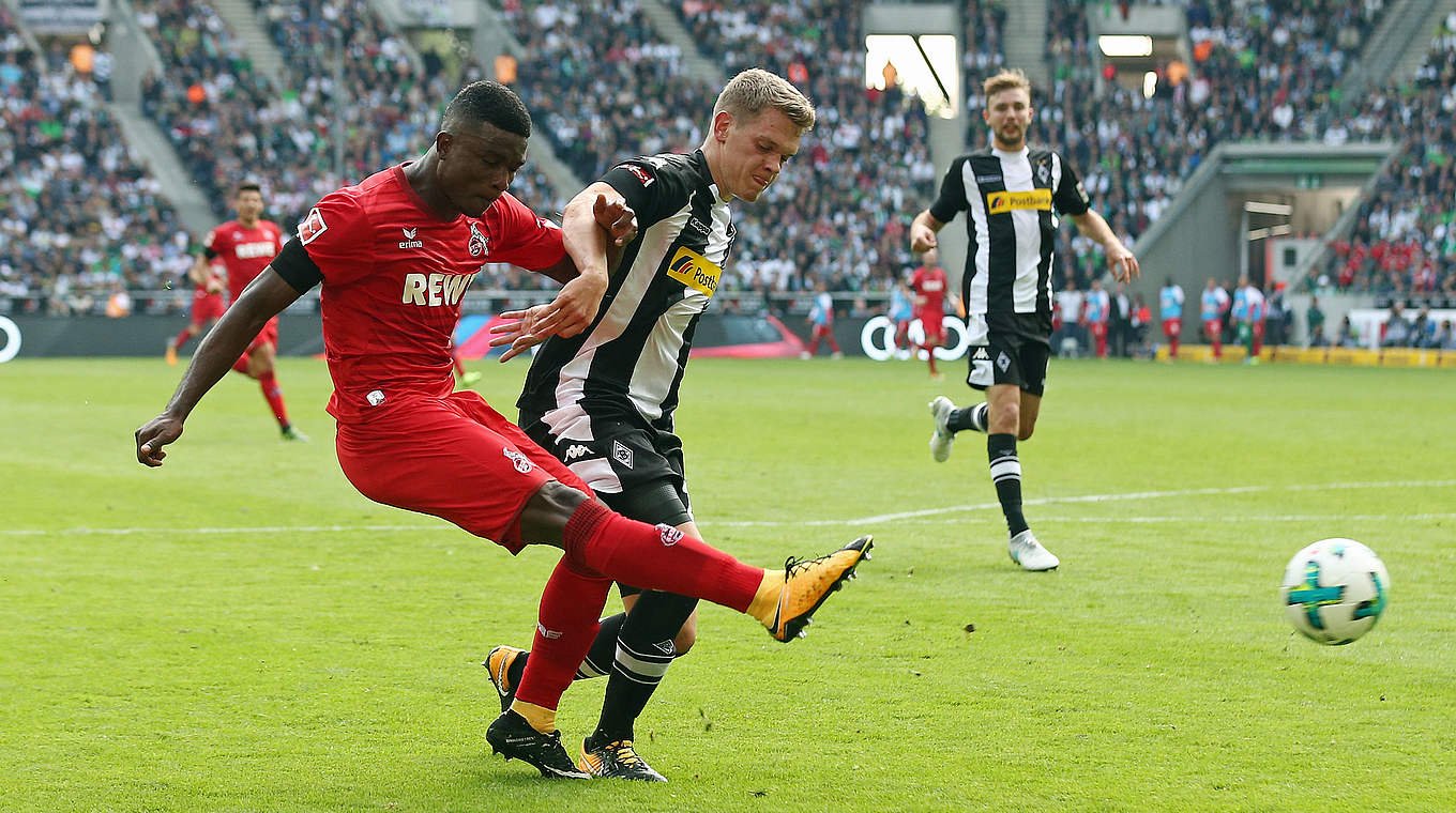 Zweikampf der Neuzugänge: Kölns Cordoba (l.) gegen den Weltmeister Ginter. © 2017 Getty Images