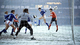 Kölner Karnevalsträume: Der FC besiegt den HSV 1978 mit 6:1 und grüßt von der Spitze © imago sportfotodienst