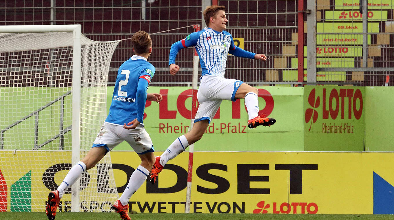 Trifft doppelt für Hoffenheims U 19: David Otto (r.) © imago/Martin Hoffmann