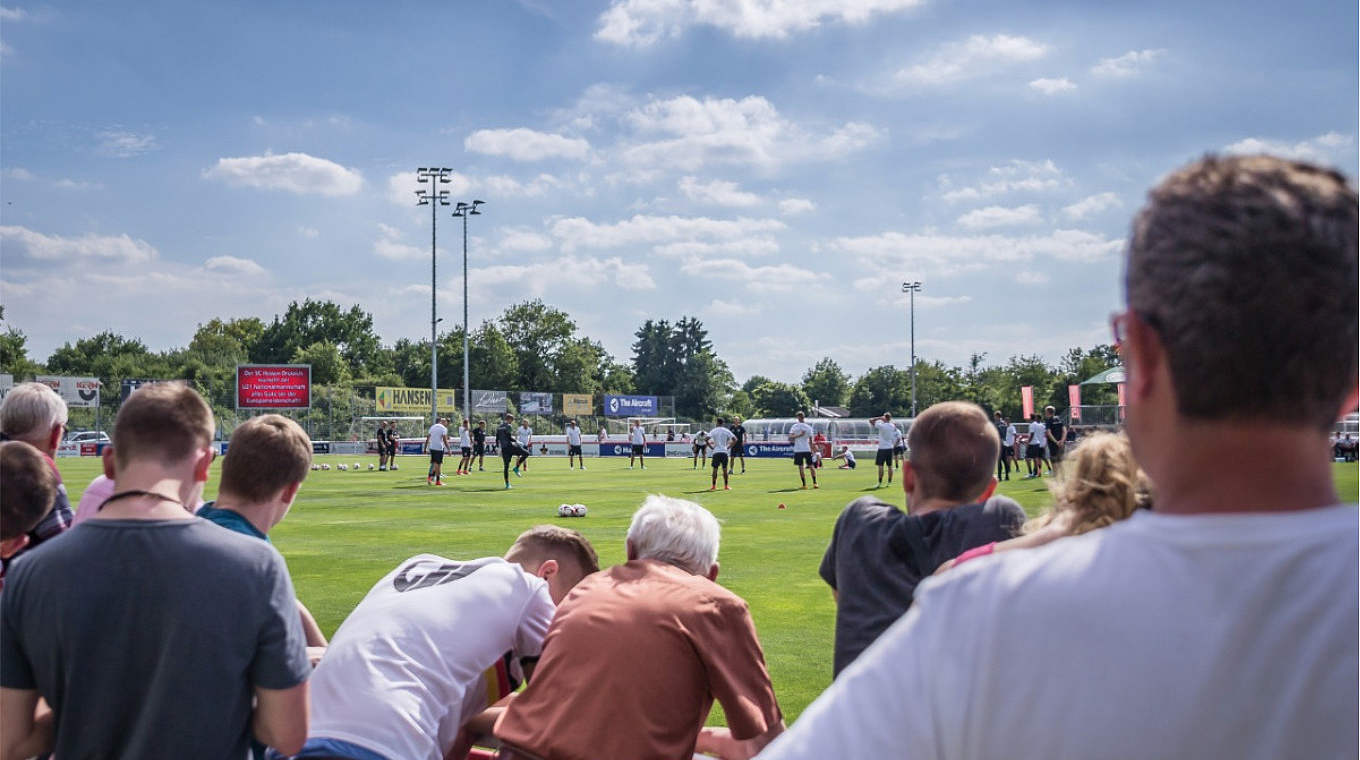 Ganz nah dran sein beim öffentlichen Training der deutschen U 21 © DFB