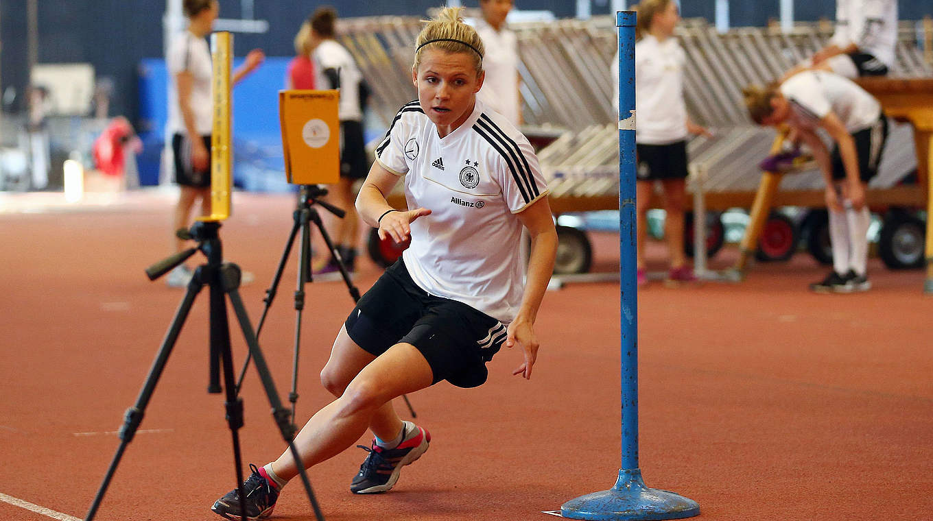 Julia Simic im trikot der Nationalmannschaft: "Ich möchte nicht aus dem Fokus geraten" © 2014 Getty Images