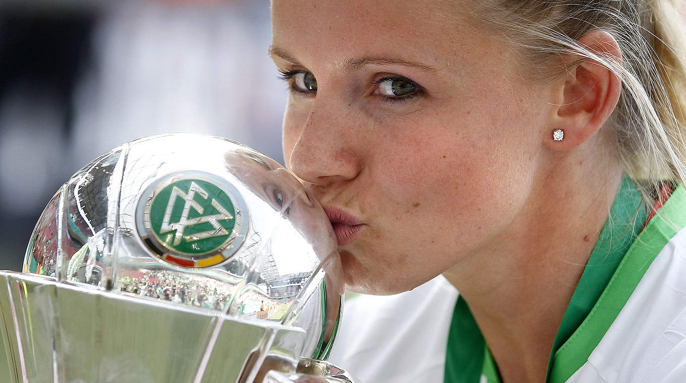 Doublesiegerin mit dem VfL Wolfsburg: Julia Simic © 2016 Getty Images