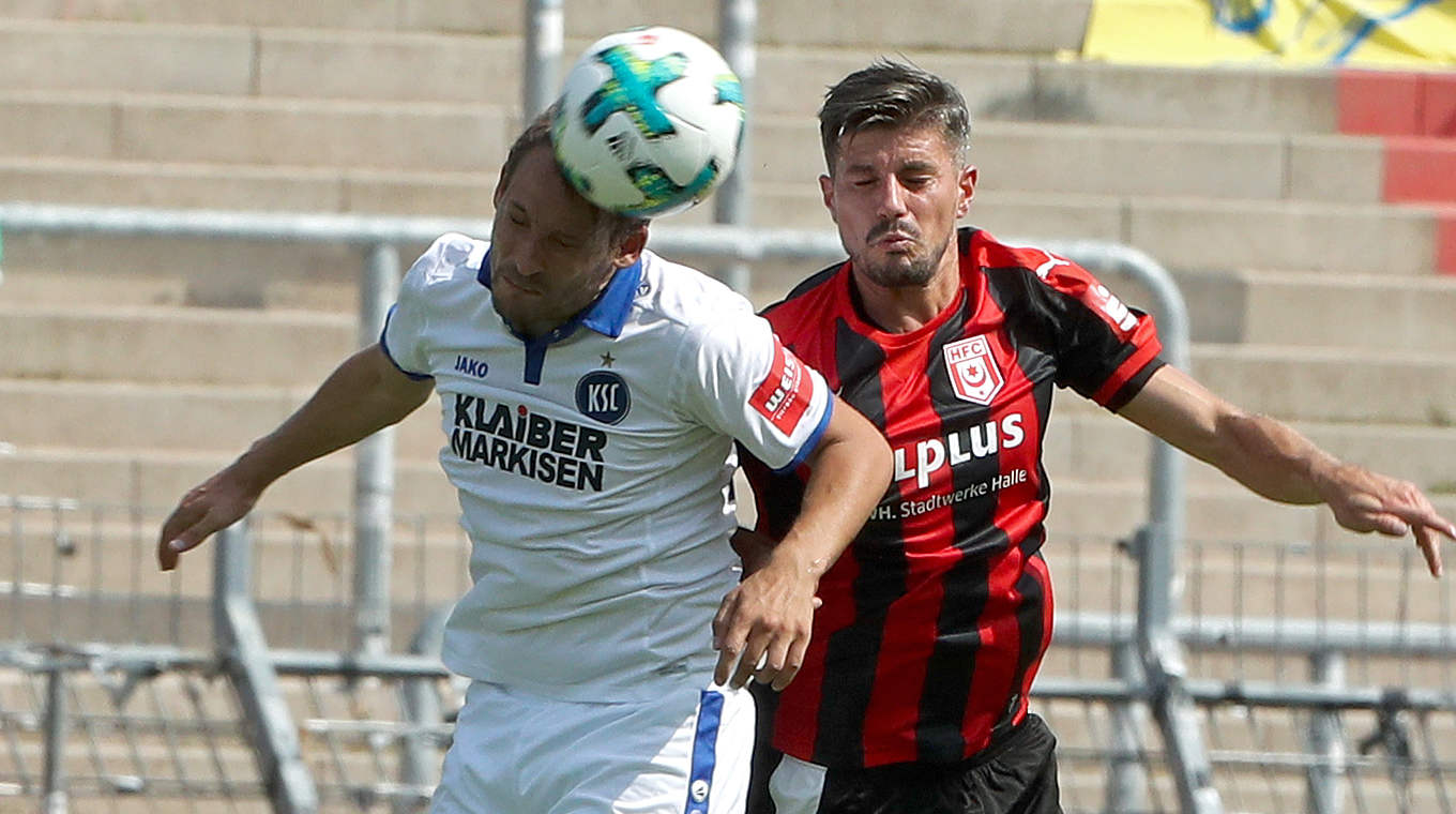 Zwei Tore, kein Sieger: Karlsruhe und Halle spielen 1:1 © 2017 Getty Images