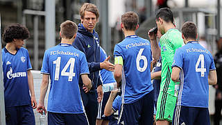 Gastiert mit Schalke in Gladbach: Frank Fahrenhorst (3.v.l.) © imago/Reinhold Becher