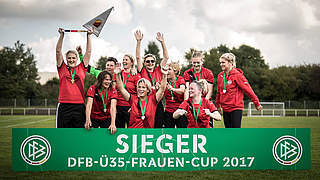 Die glücklichen Siegerinnen des DFB Ü 35-Cups: der FFC Asbach Uralt SGS Essen © 2017 Getty Images