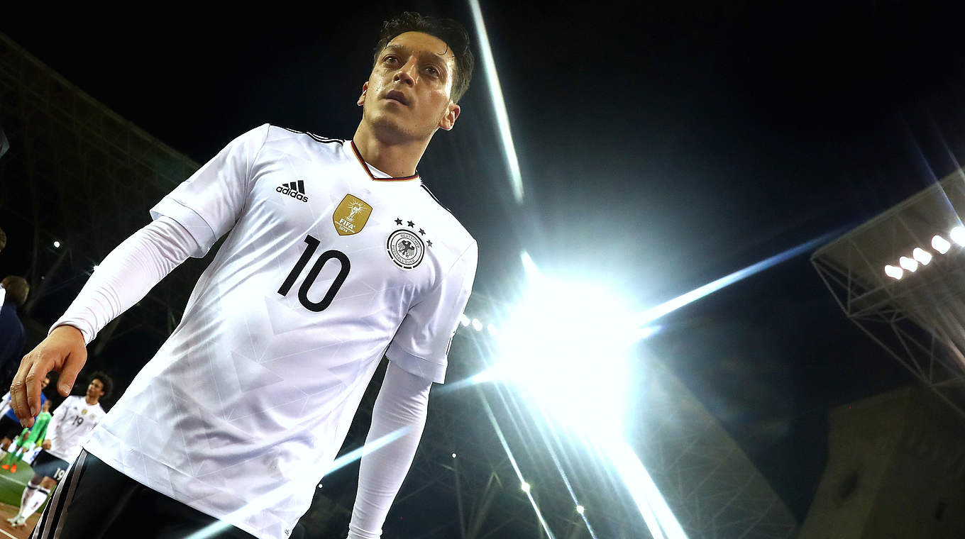 Eine tragende Säule im System von Bundestrainer Joachim Löw: Mesut Özil © 2017 Getty Images