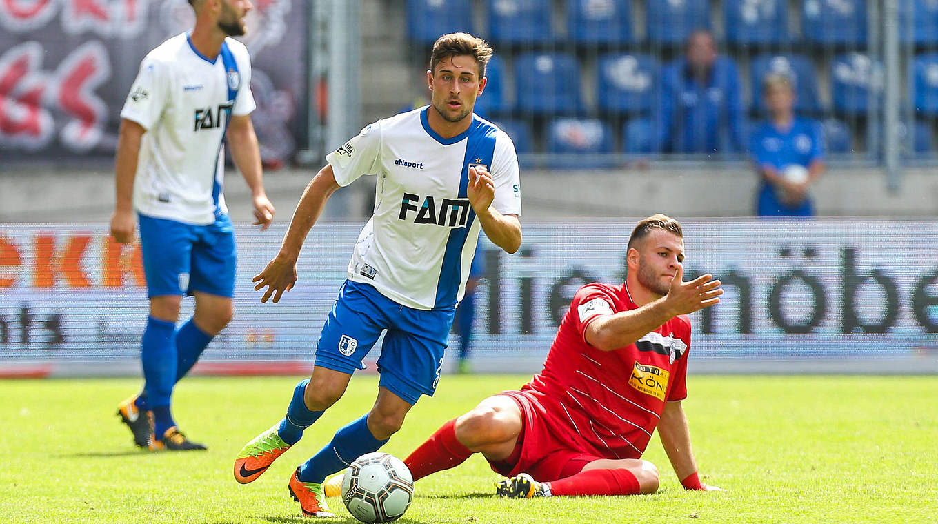 Ludwig (l.) träumt noch nicht vom Aufstieg: "Erst einmal eine gute Hinrunde spielen" © imago/Christian Schroedter