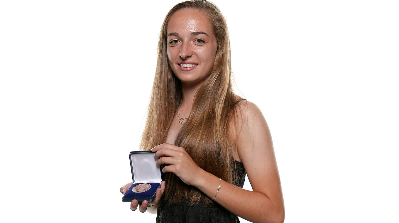 Die besten Nachwuchsspielerinnen: Sophia Kleinherne mit der Bronzemedaille © Getty Images